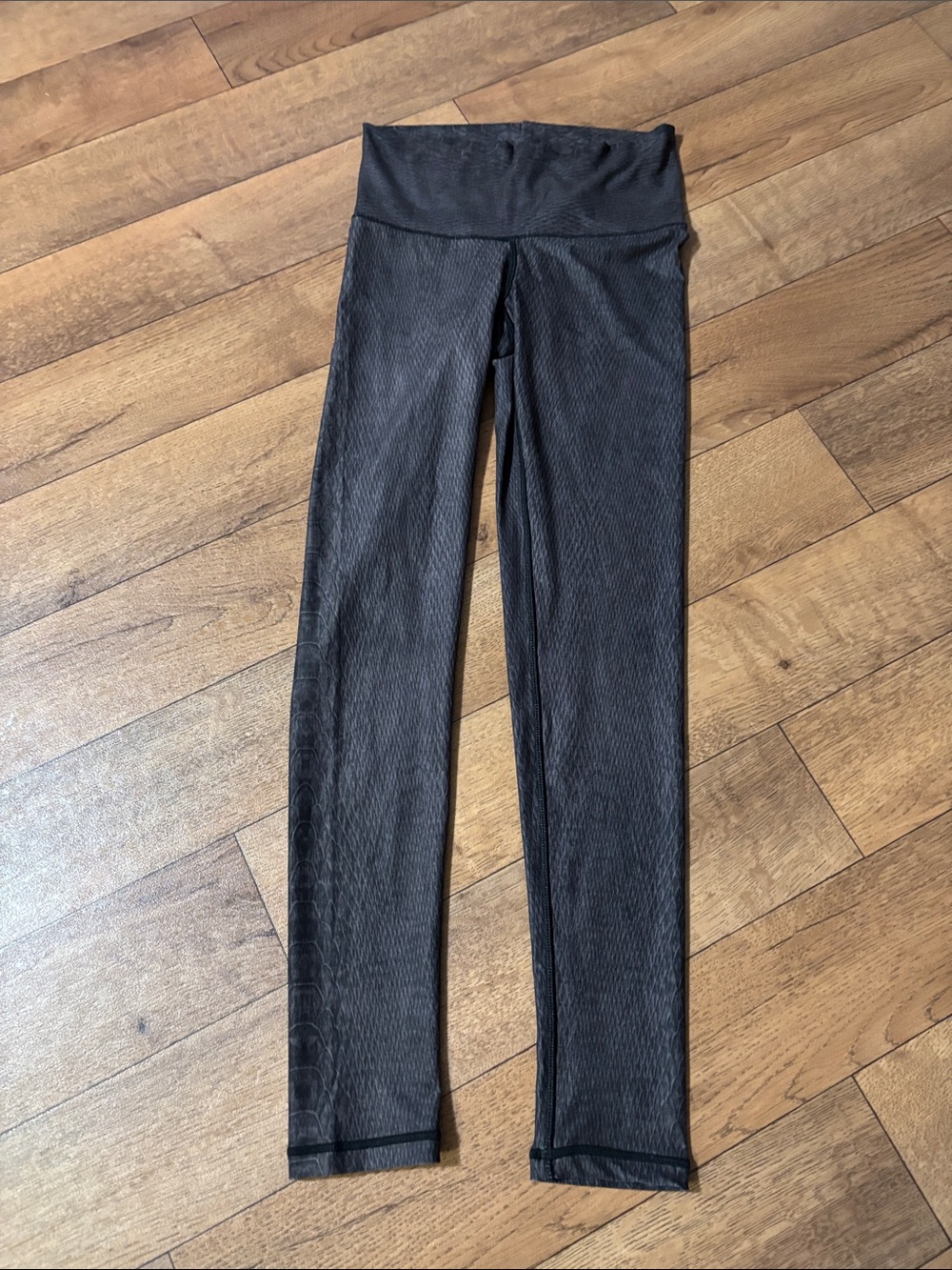 Niyama Sol leggings snakeskin print S Btand tag Missing Hot Yoga Pilates soft